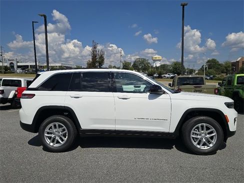 New 2025 Jeep Grand Cherokee Laredo X w/ Luxury Tech Group I image 2