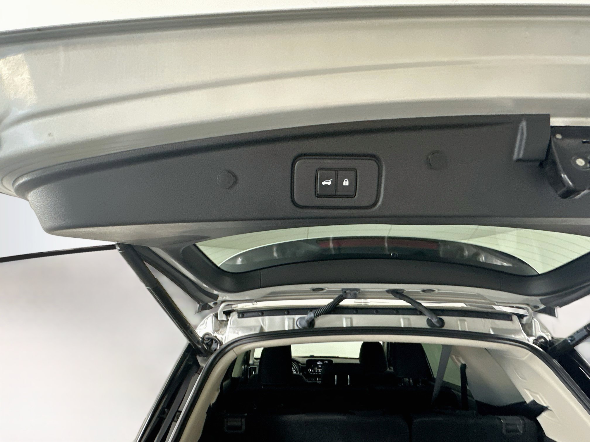 Used 2025 Nissan Pathfinder SV FWD image 29
