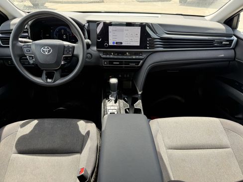 Used 2025 Toyota Camry LE image 14