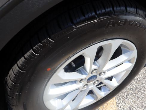 Used 2022 Ford Escape SE image 18