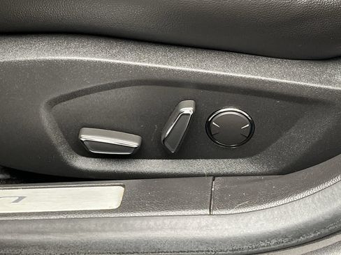 Used 2016 Ford Fusion Titanium FWD image 10