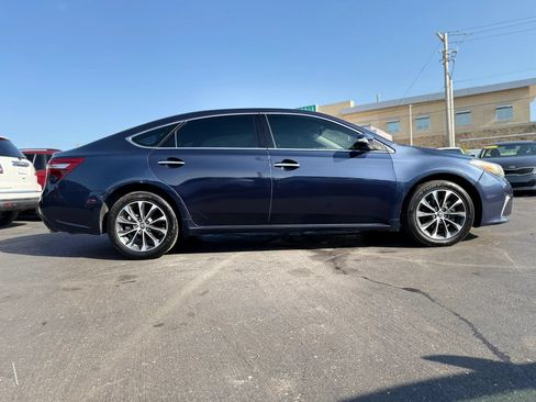 Used 2017 Toyota Avalon XLE FWD image 2
