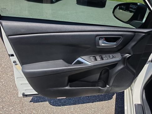 Used 2016 Toyota Camry SE FWD image 17