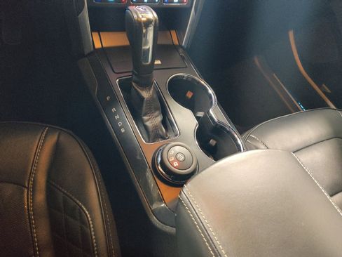 Used 2017 Ford Explorer Platinum image 26