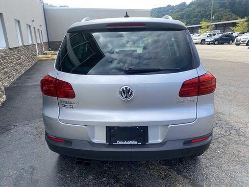 Used 2012 Volkswagen Tiguan SE image 12