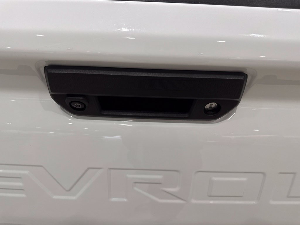 Used 2024 Chevrolet Colorado ZR2 w/ ZR2 Bison Edition AWD/4WD image 9