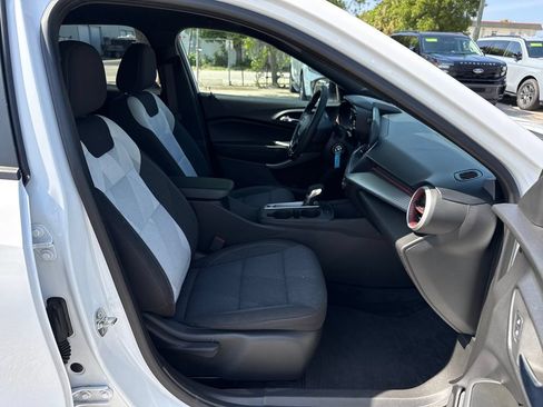 Used 2024 Chevrolet Trax RS w/ Driver Confidence Package FWD image 23