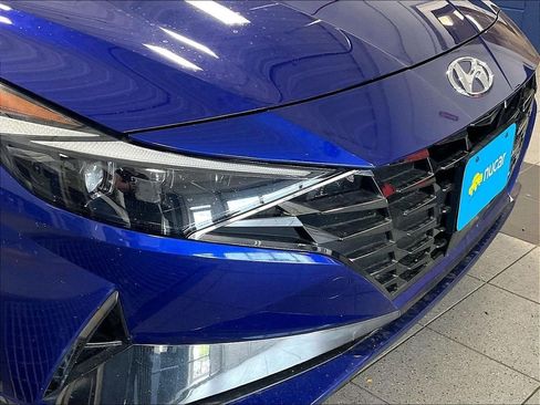 Certified 2023 Hyundai Elantra Limited FWD image 32