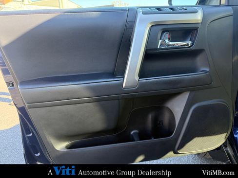 Used 2022 Toyota 4Runner SR5 Premium image 16