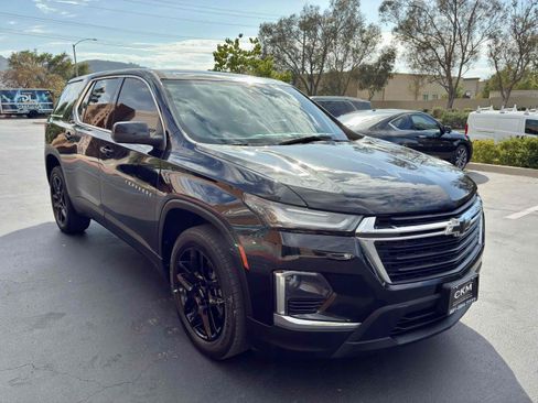 Used 2022 Chevrolet Traverse LS FWD image 6