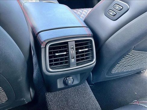 Used 2022 Genesis G70 3.3T RWD image 25