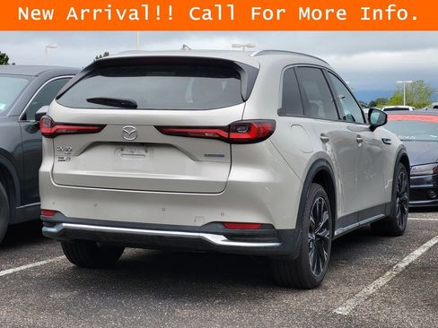 Used 2024 MAZDA CX-90 Plug-In Hybrid w/ Premium Pkg AWD/4WD image 4