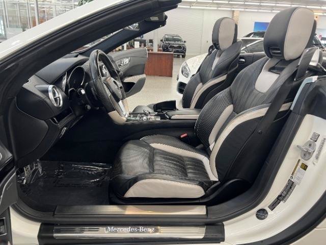 Used 2015 Mercedes-Benz SL 550 w/ White Arrow Edition image 33
