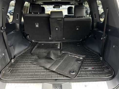 Used 2023 Lexus LX 600 F Sport image 32