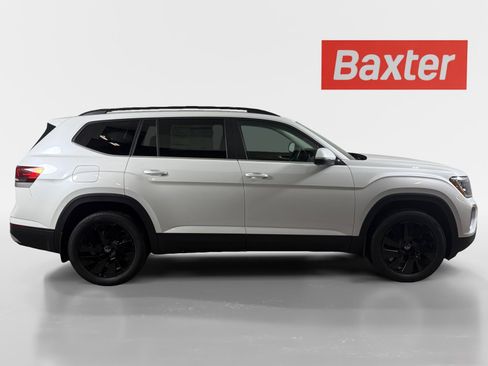 New 2026 Volkswagen Atlas SE FWD image 8