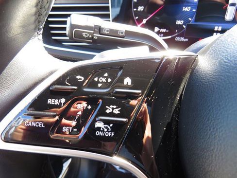 Used 2024 Mercedes-Benz GLS 450 4MATIC image 11