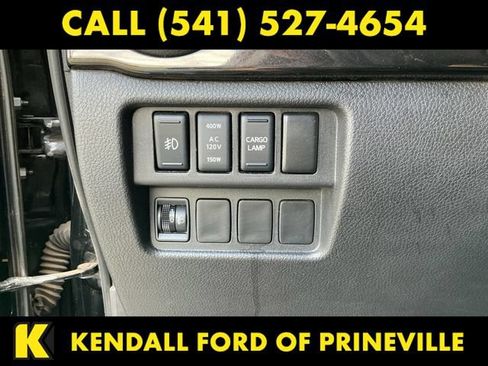 Used 2018 Nissan Titan SV w/ SV Convenience Package AWD/4WD image 30