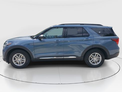 Used 2025 Ford Explorer Active RWD image 6