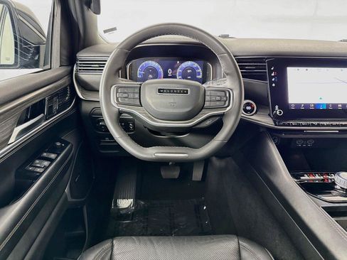 Used 2024 Jeep Wagoneer Series II w/ Flexible Seating Group RWD image 10