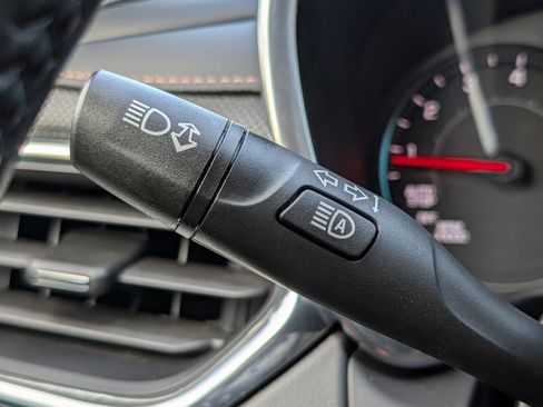 Used 2022 Chevrolet Equinox Premier image 27