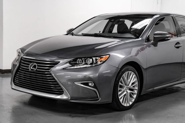 Used 2016 Lexus ES 350 w/ Ultra Luxury Package FWD image 8