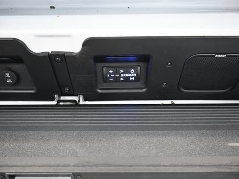 Used 2024 GMC Sierra 1500 AT4 w/ Technology Package AWD/4WD image 8