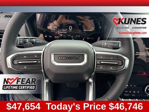 New 2026 GMC Terrain Denali w/ LPO, Black Badging Package AWD/4WD image 32