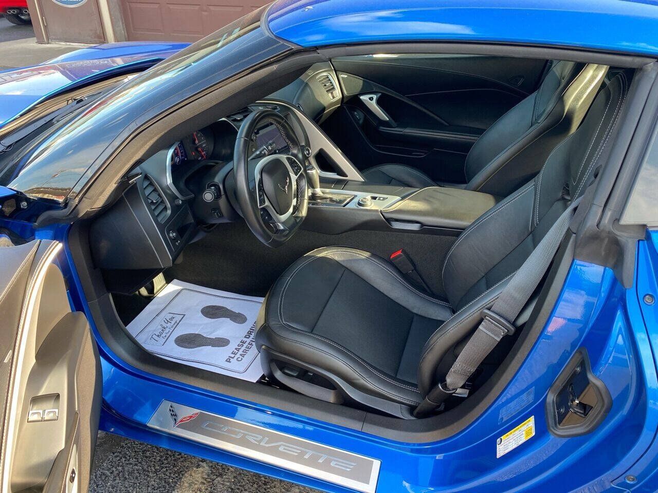 Used 2016 Chevrolet Corvette Stingray Coupe RWD image 5