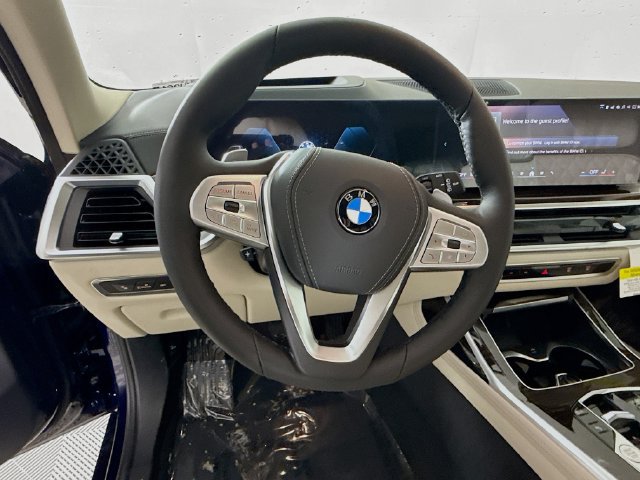 Used 2026 BMW X7 xDrive40i AWD/4WD image 11