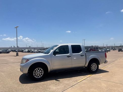 Used 2017 Nissan Frontier SV RWD image 11