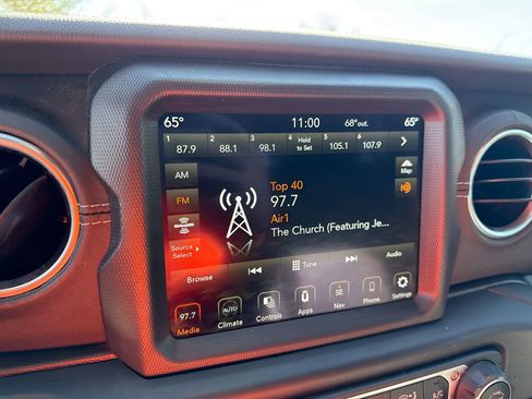 Used 2021 Jeep Gladiator Overland w/ Popular Equipment Package image 12