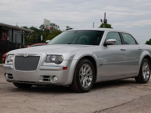 Used 2005 Chrysler 300 C w/ Protection Group II image 3