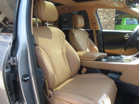 Used 2023 Genesis GV80 2.5T w/ Prestige Package AWD/4WD image 9