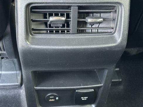 Used 2022 Ford Edge Titanium AWD/4WD image 44