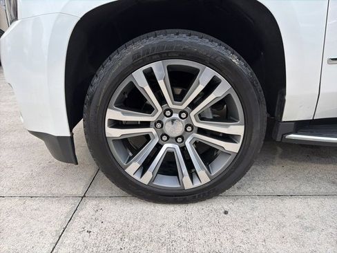 Used 2019 GMC Yukon Denali image 2