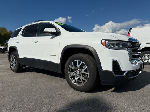 Used 2023 GMC Acadia SLE w/ Driver Convenience Package image 12