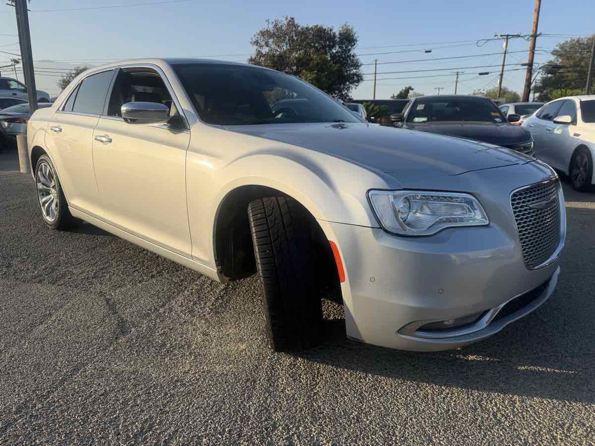 Used 2019 Chrysler 300 Limited w/ Safetytec Plus Group RWD image 11