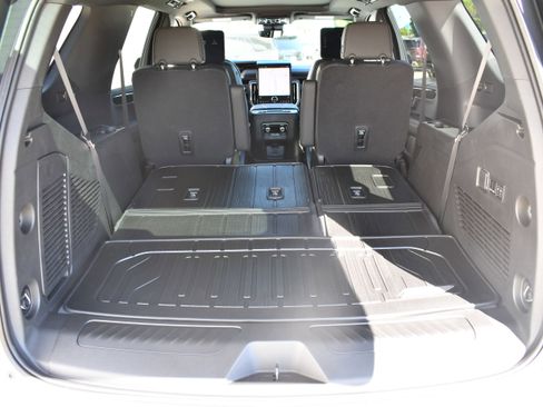 New 2026 GMC Yukon Elevation w/ Elevation Premium Package AWD/4WD image 9