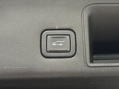 Used 2021 GMC Terrain SLT w/ Infotainment Package II FWD image 32