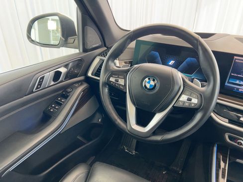 Used 2025 BMW X5 xDrive50e image 38