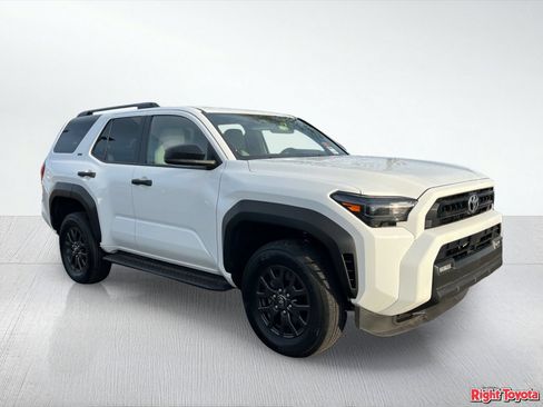 Certified 2025 Toyota 4Runner SR5 AWD/4WD image 9