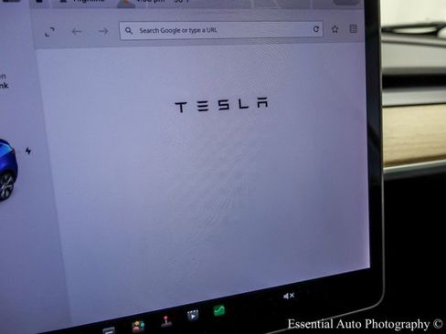 Used 2020 Tesla Model Y Long Range image 26