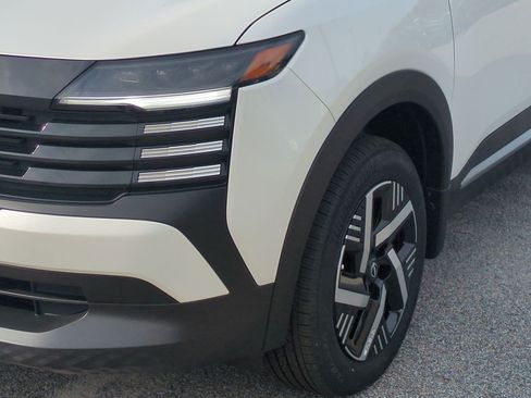 New 2026 Nissan Kicks SV FWD image 10