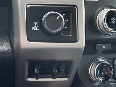 Used 2017 Ford F250 Platinum w/ Platinum Ultimate Package AWD/4WD image 20