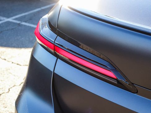 New 2026 BMW 740i image 7