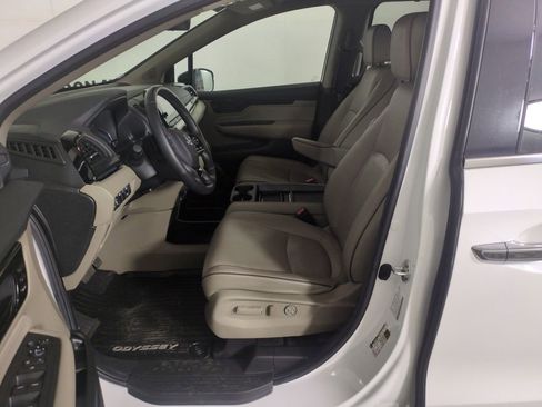 Certified 2024 Honda Odyssey Elite image 12
