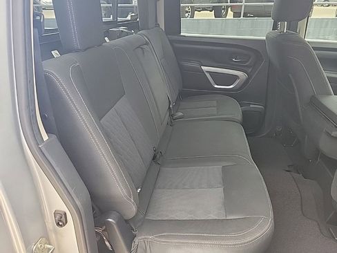Used 2017 Nissan Titan SV AWD/4WD image 33