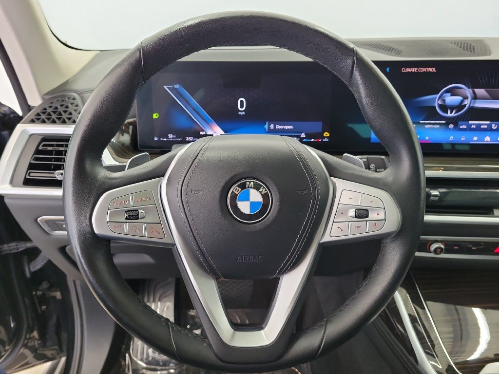 Used 2024 BMW X7 xDrive40i AWD/4WD image 26