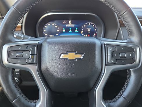 Used 2023 Chevrolet Suburban Premier image 24