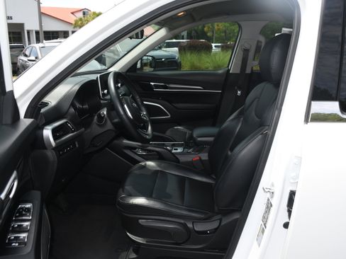 Used 2020 Kia Telluride LX FWD image 7